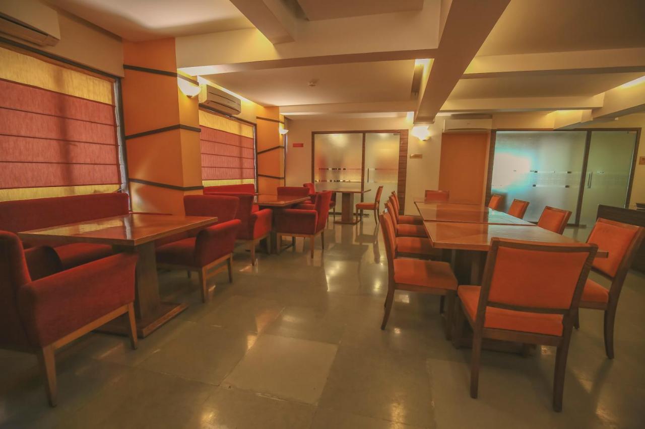 The Gold Haven Hotel ปูเน่ ภายนอก รูปภาพ