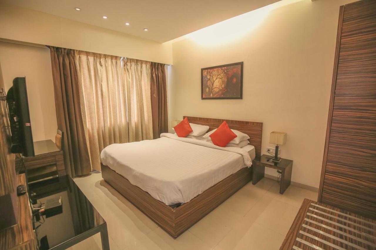 The Gold Haven Hotel ปูเน่ ภายนอก รูปภาพ