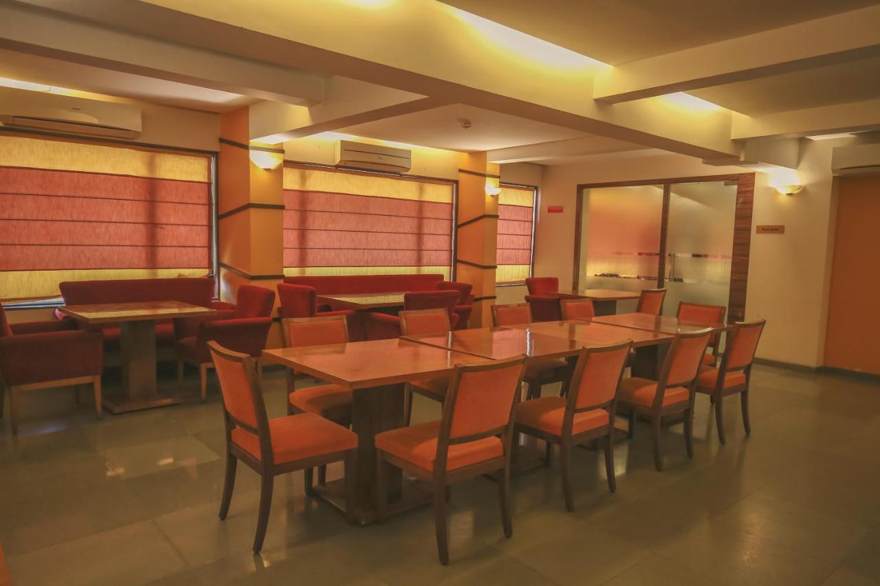 The Gold Haven Hotel ปูเน่ ภายนอก รูปภาพ