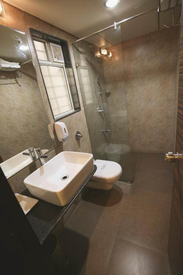 The Gold Haven Hotel ปูเน่ ภายนอก รูปภาพ